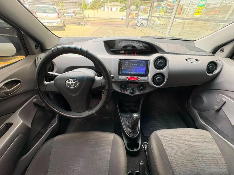 Toyota Etios Hb X - foto 7