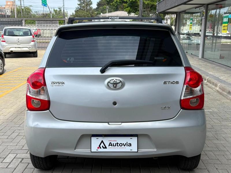 Toyota Etios Hb X - foto 5
