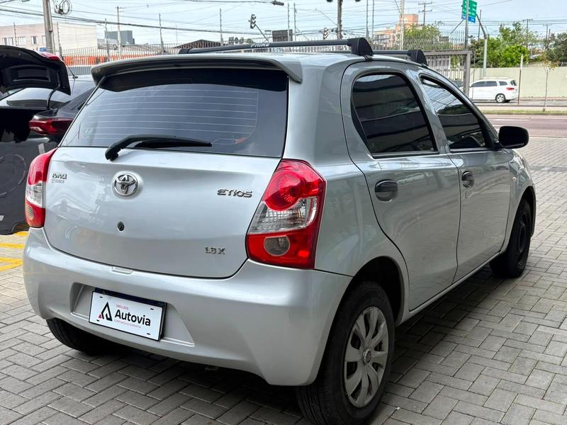 Toyota Etios Hb X - foto 6