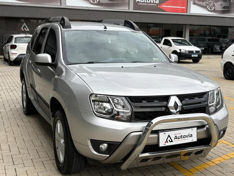 Renault Duster 2.0 D 4x2a - foto 3