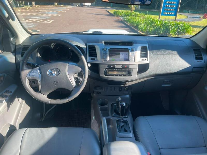 Toyota Hilux Cd Srv D4 D 4X4 3.0 TDI Diesel Automático - foto 9