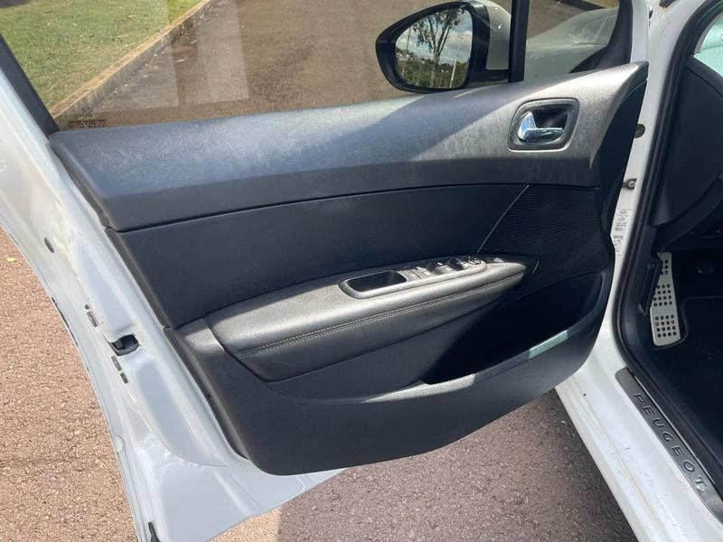 Peugeot 308 Feline 2.0 Flex 16V 5P Aut. - foto 9