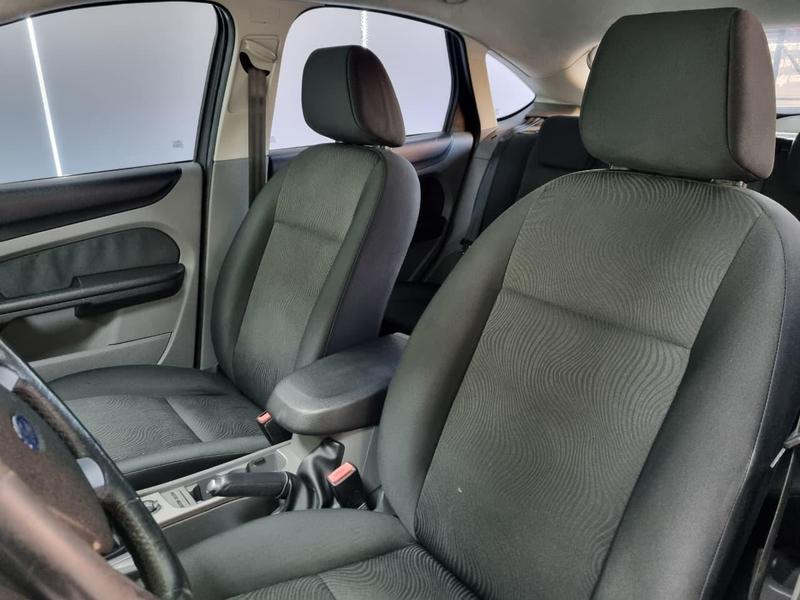 Ford Focus Sedan 1.6 1.6 Flex 8V 16V 4P Mec. - foto 8