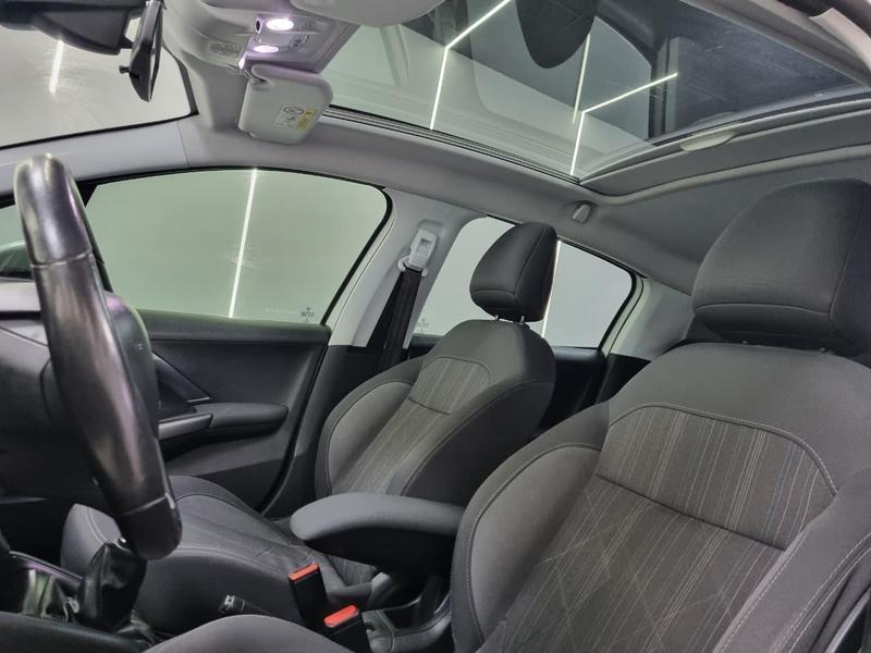 Peugeot 208 Griffe - foto 11