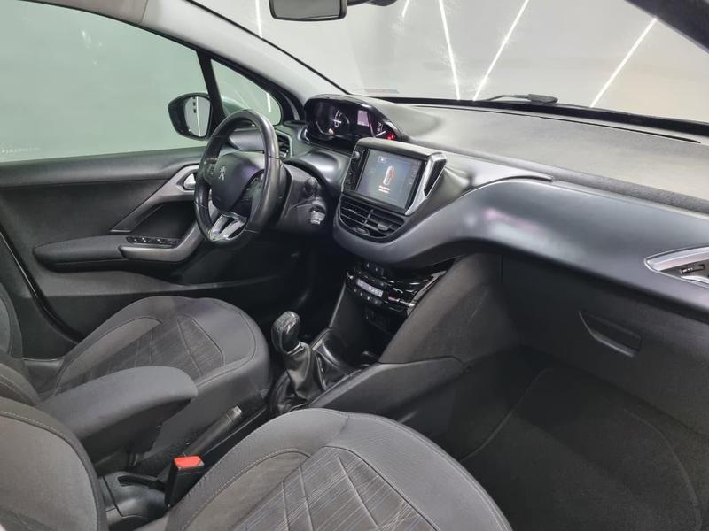 Peugeot 208 Griffe - foto 13