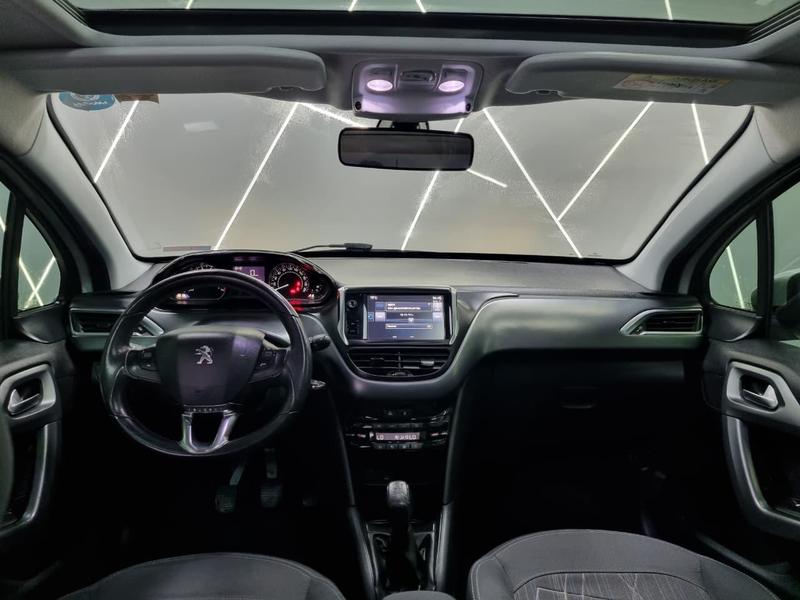Peugeot 208 Griffe - foto 10