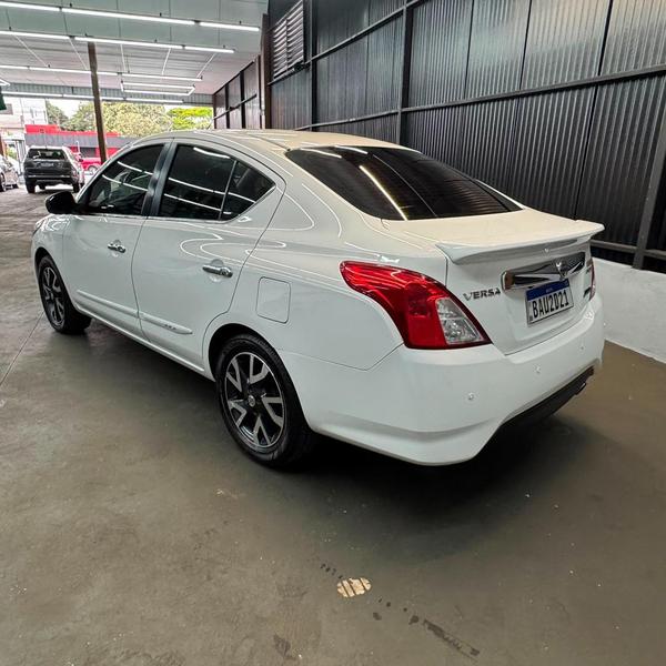 Nissan Versa 16uniquecvt - foto 4