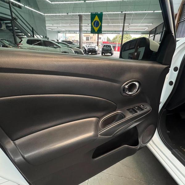 Nissan Versa 16uniquecvt - foto 16