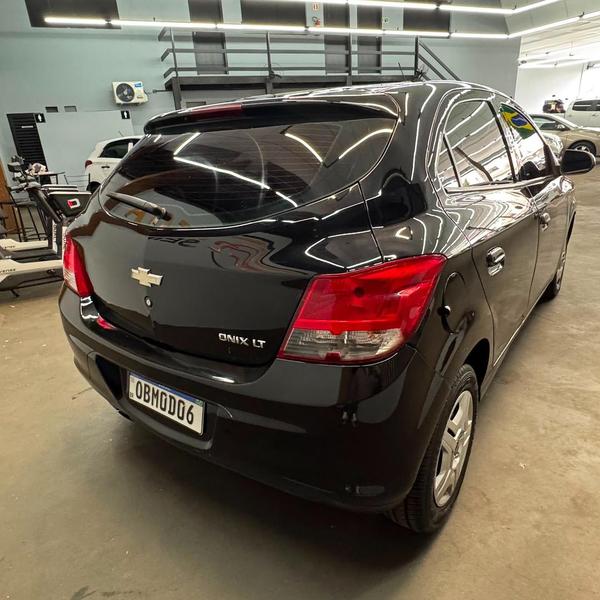 Chevrolet Onix 10mt LT - foto 6