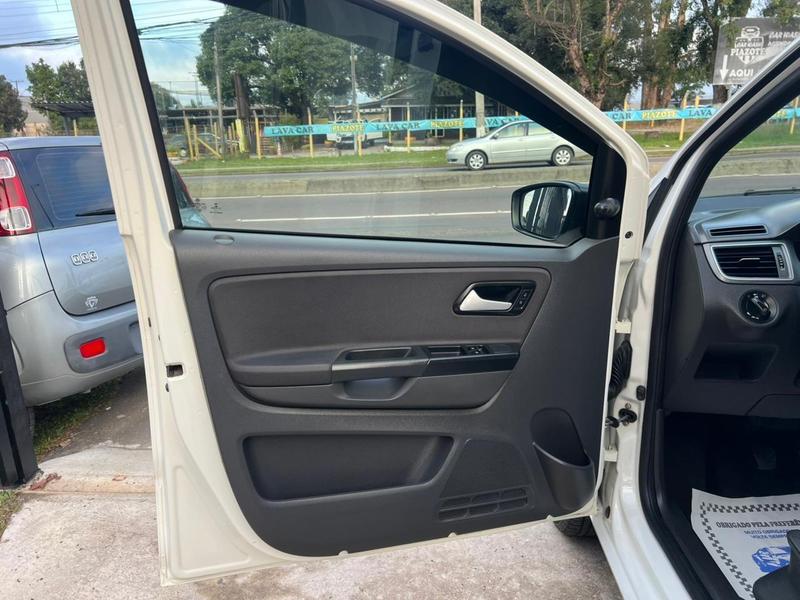 Volkswagen Fox Trendline 1.0 Flex 8V 5P - foto 15