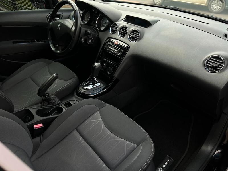 Peugeot 408 Allure - foto 18
