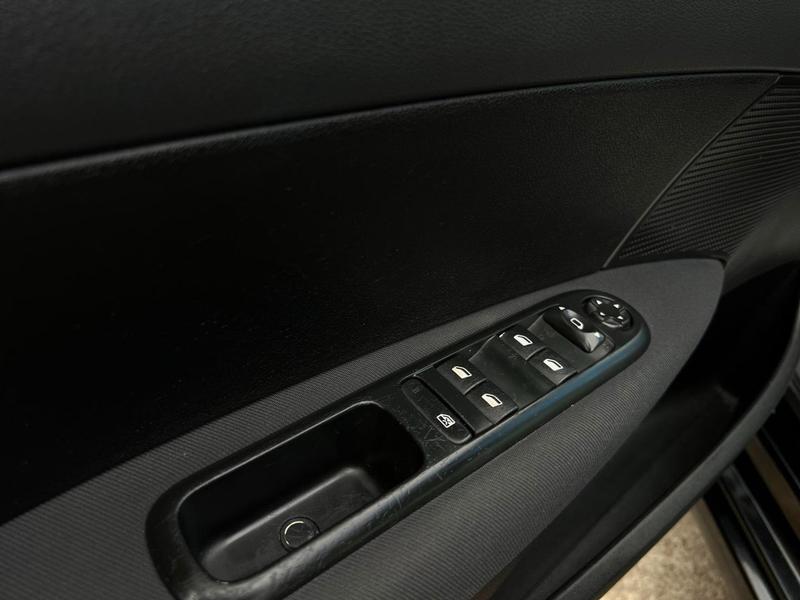 Peugeot 408 Allure - foto 9