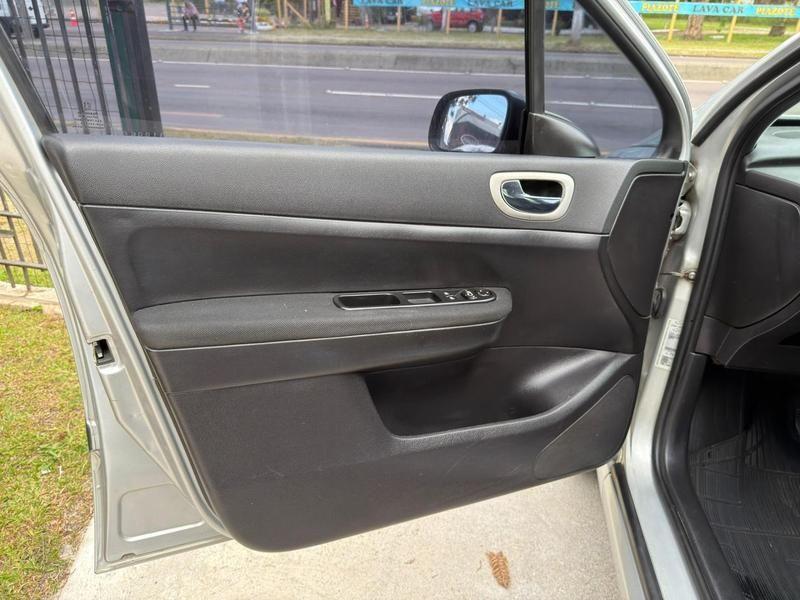Peugeot 307 Sed. Presence 1.6 Flex 16V 4P - foto 10