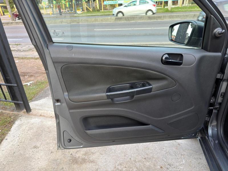 Volkswagen Voyage 10l - foto 7