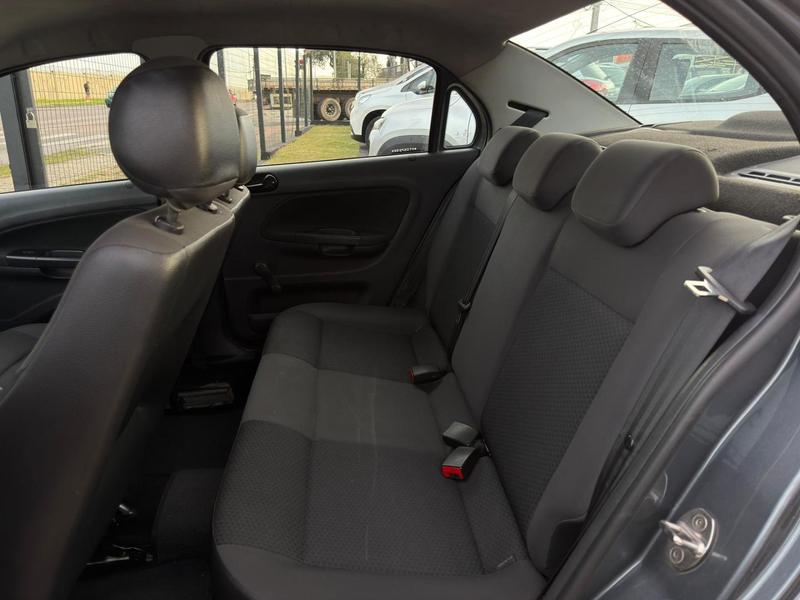 Volkswagen Voyage 10l - foto 9
