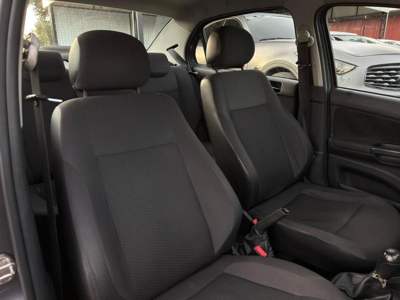 Volkswagen Voyage 10l - foto 12