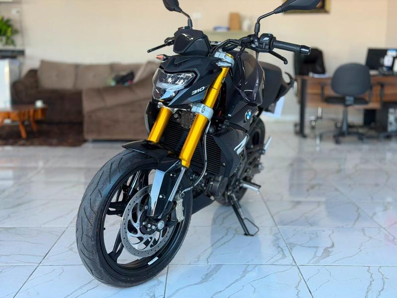 BMW G310 R