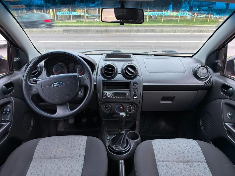 Ford Fiesta 1.6 MPI Class Sedan 8V Flex 4P Manual - foto 14