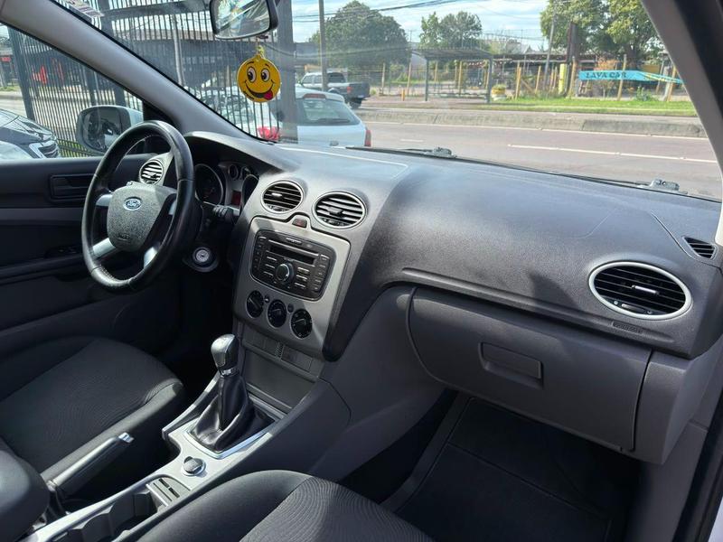 Ford Focus Sedan 1.6 1.6 Flex 8V 16V 4P Mec. - foto 13