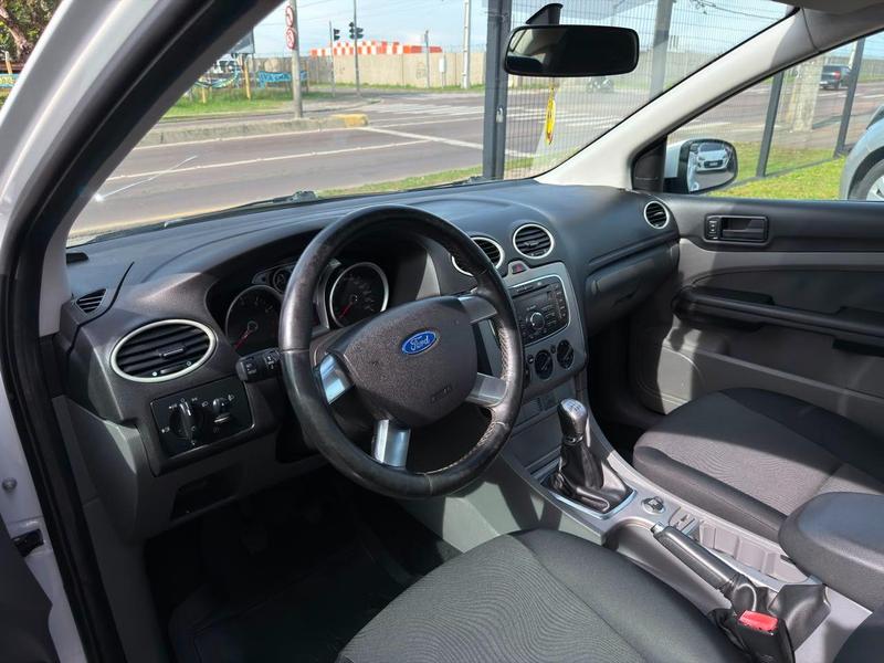 Ford Focus Sedan 1.6 1.6 Flex 8V 16V 4P Mec. - foto 12