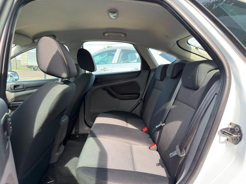 Ford Focus Sedan 1.6 1.6 Flex 8V 16V 4P Mec. - foto 16
