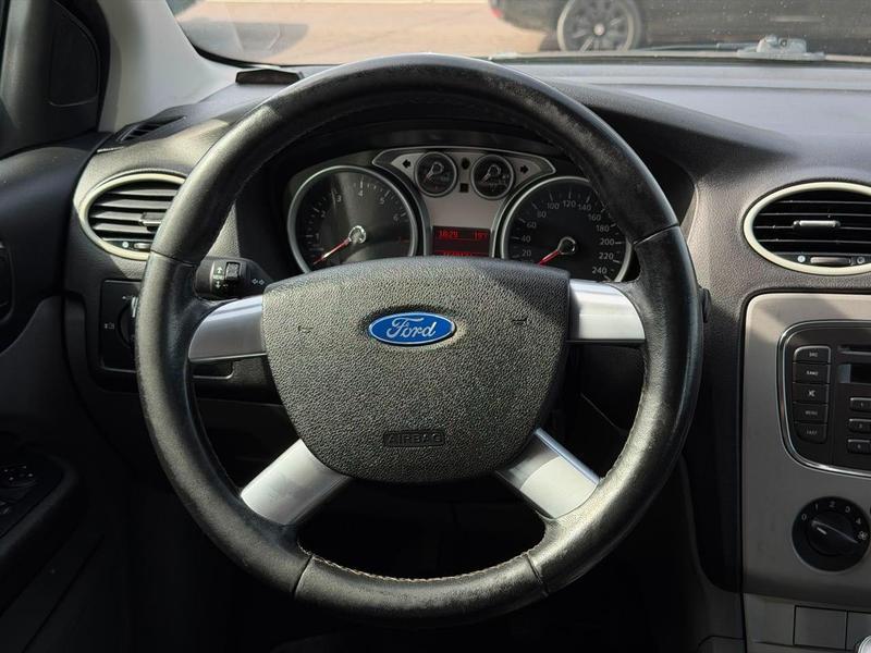 Ford Focus Sedan 1.6 1.6 Flex 8V 16V 4P Mec. - foto 14
