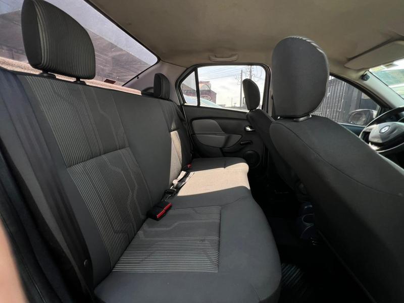 Renault Logan Expression 1.0 - foto 14