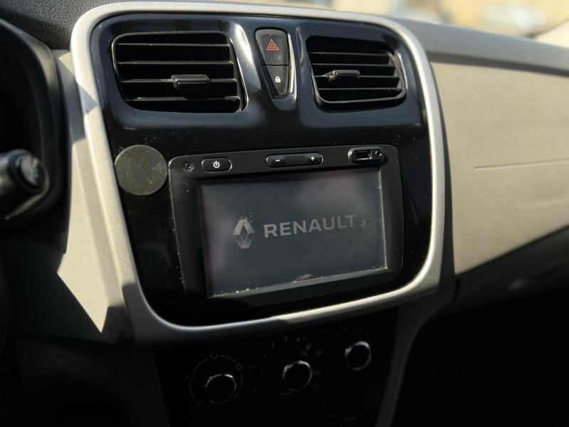 Renault Logan Expression 1.0 - foto 12