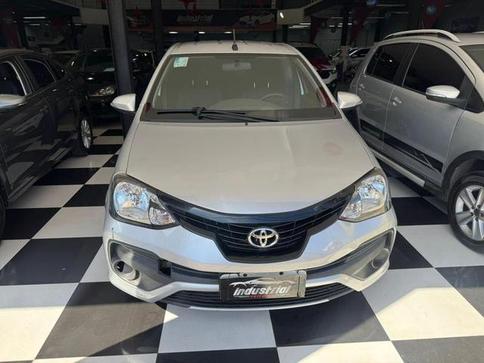 TOYOTA ETIOS HB XPLUS AT
