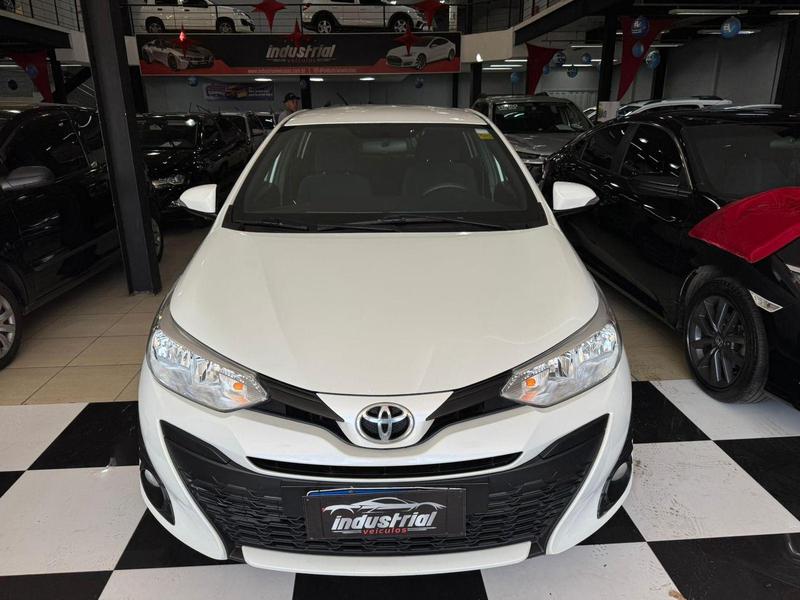 TOYOTA YARIS HB XL 13 MT