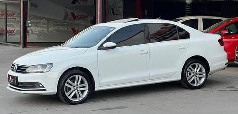VOLKSWAGEN JETTA HIGHLINE 211 CV