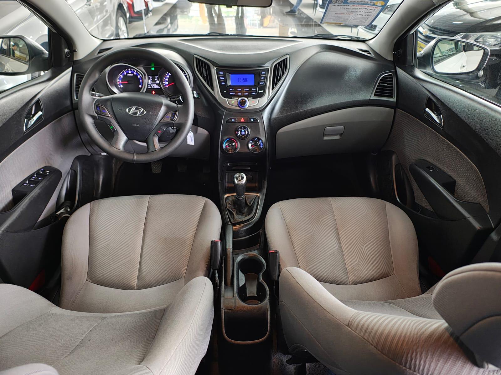HYUNDAI hb20s 1.6 comfort plus 16v flex 4p manual