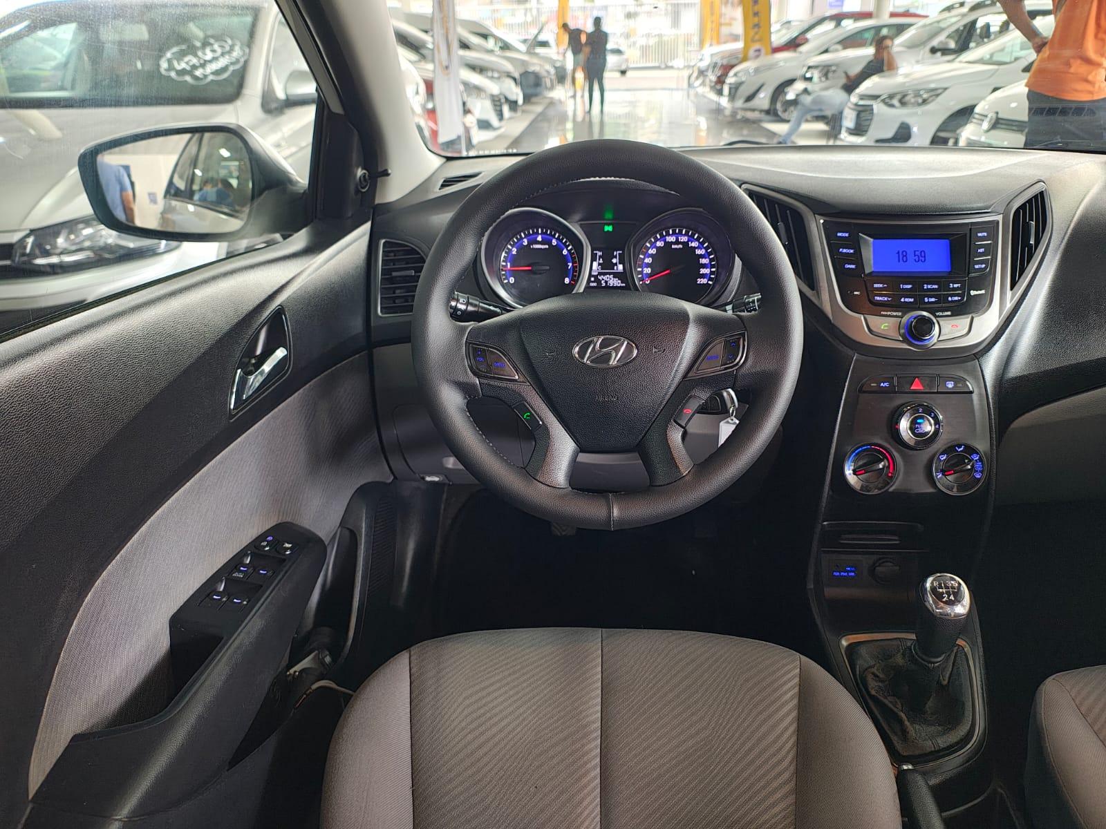 HYUNDAI hb20s 1.6 comfort plus 16v flex 4p manual