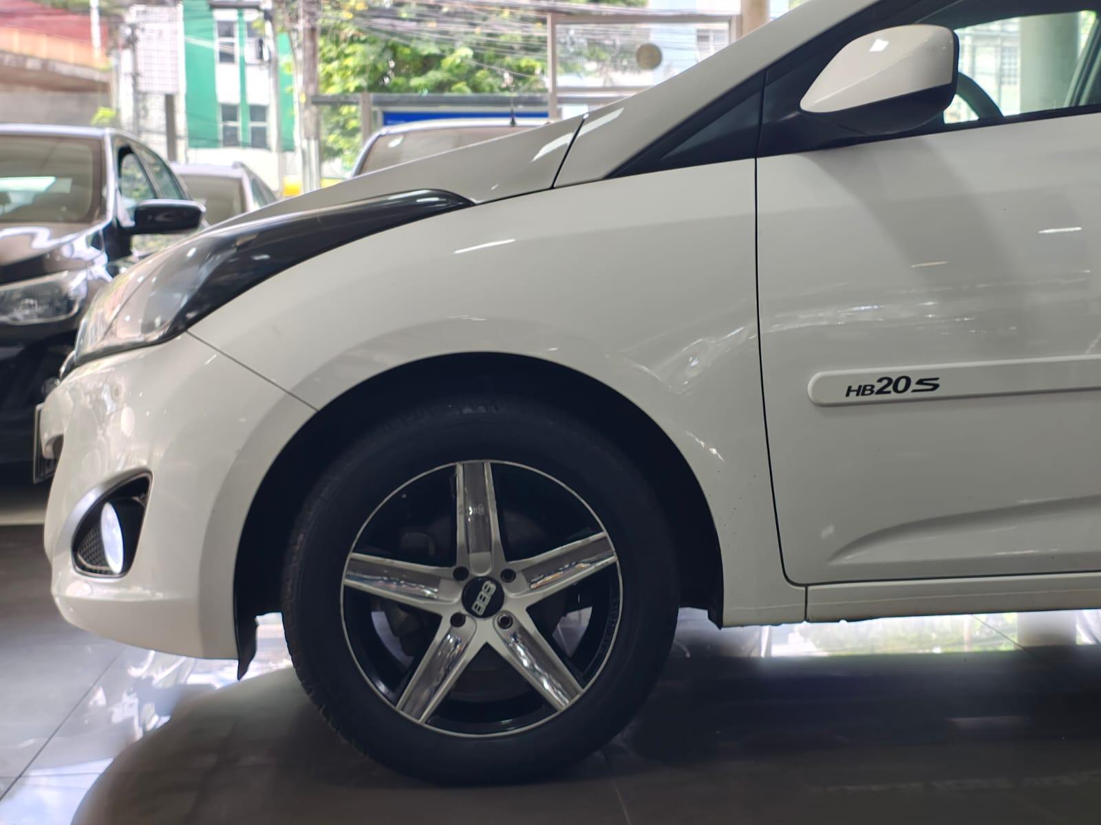 HYUNDAI hb20s 1.6 comfort plus 16v flex 4p manual
