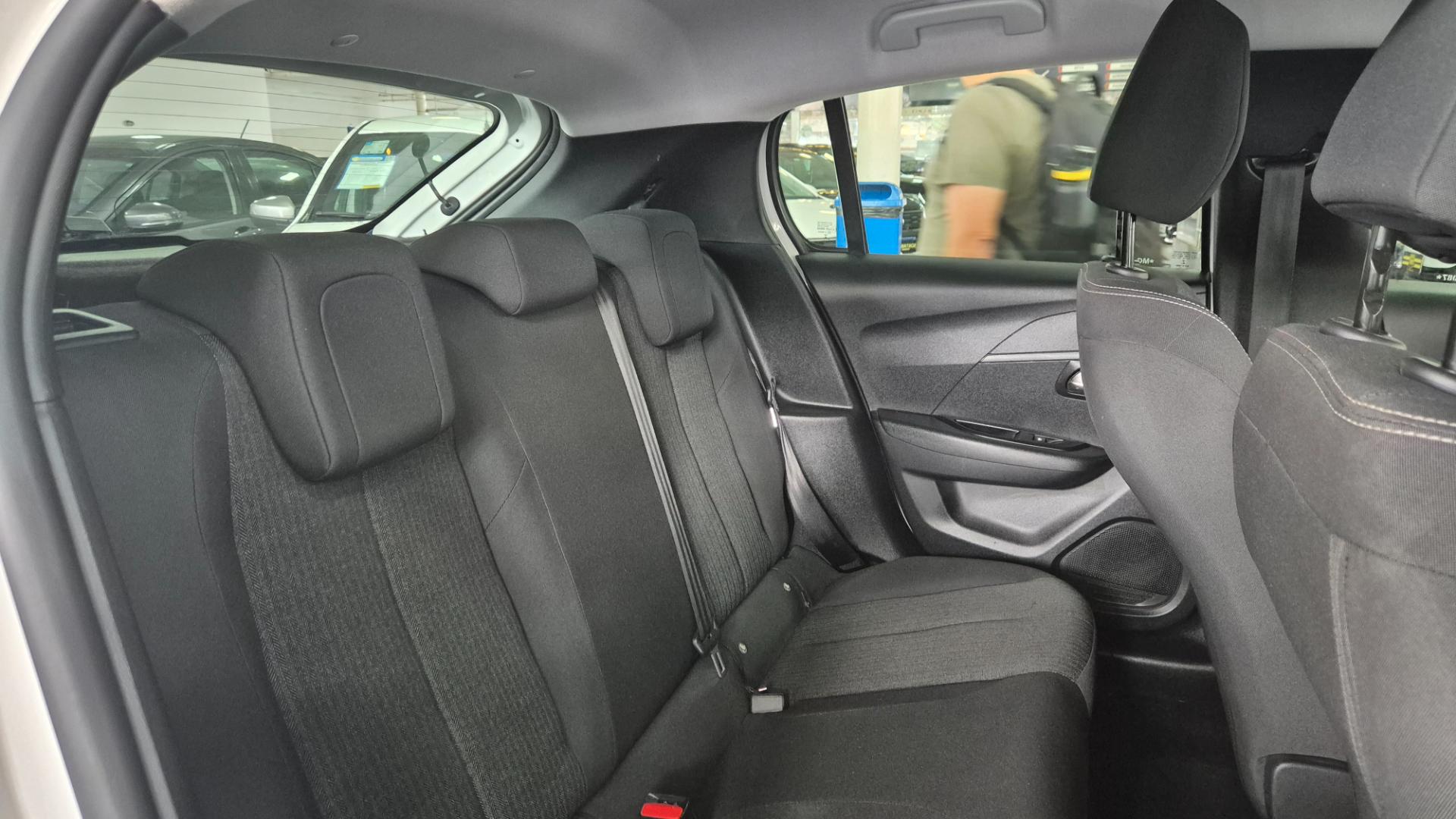 PEUGEOT 208 active 1.6 flex 16v 5p aut.