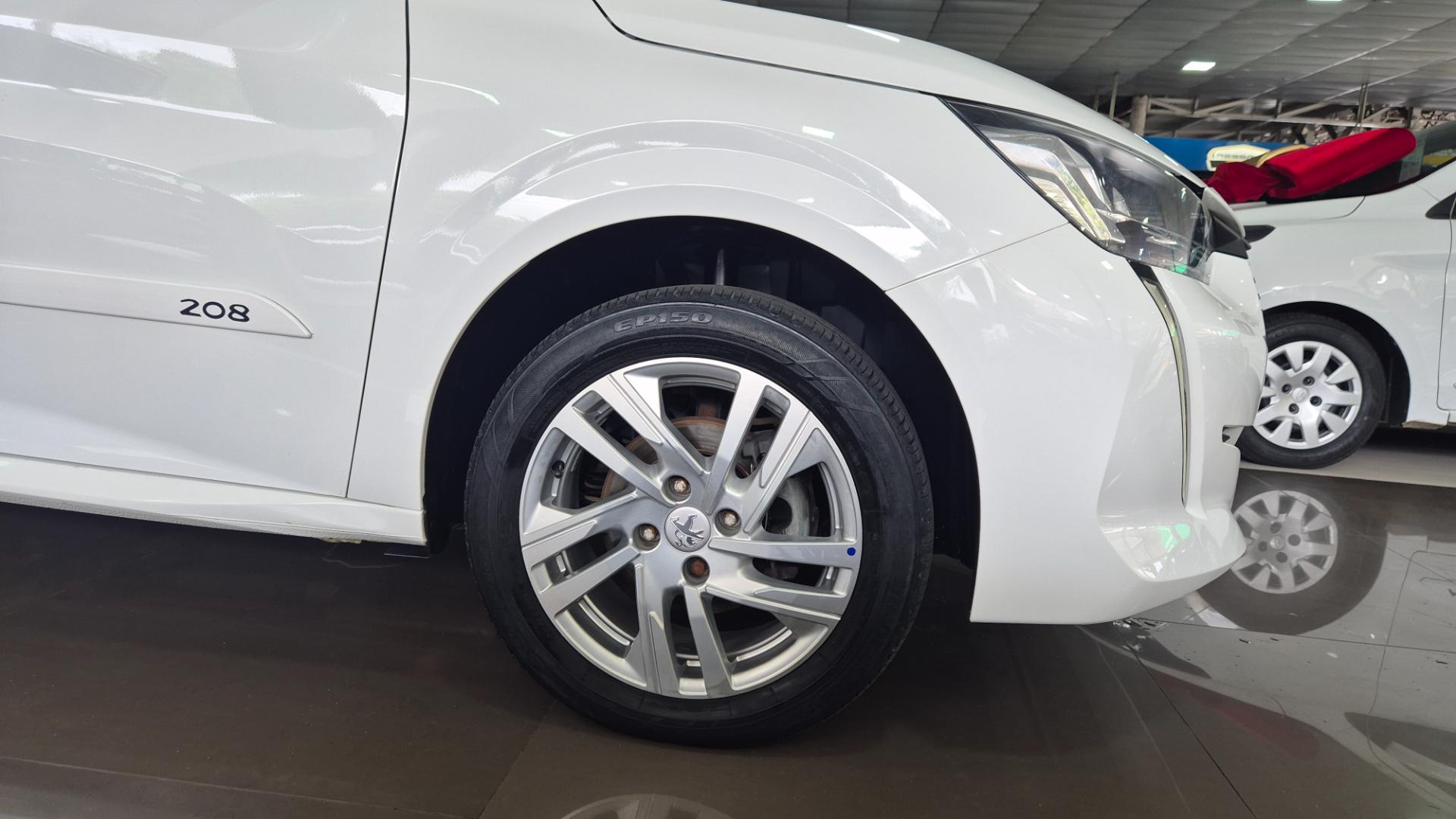 PEUGEOT 208 active 1.6 flex 16v 5p aut.