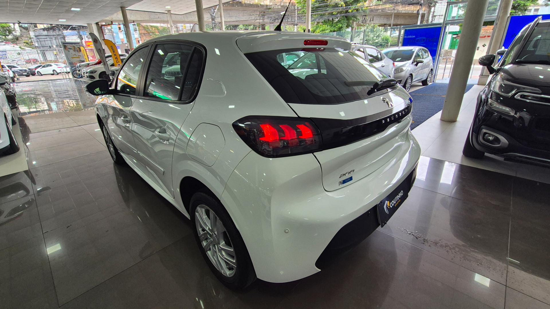 PEUGEOT 208 active 1.6 flex 16v 5p aut.