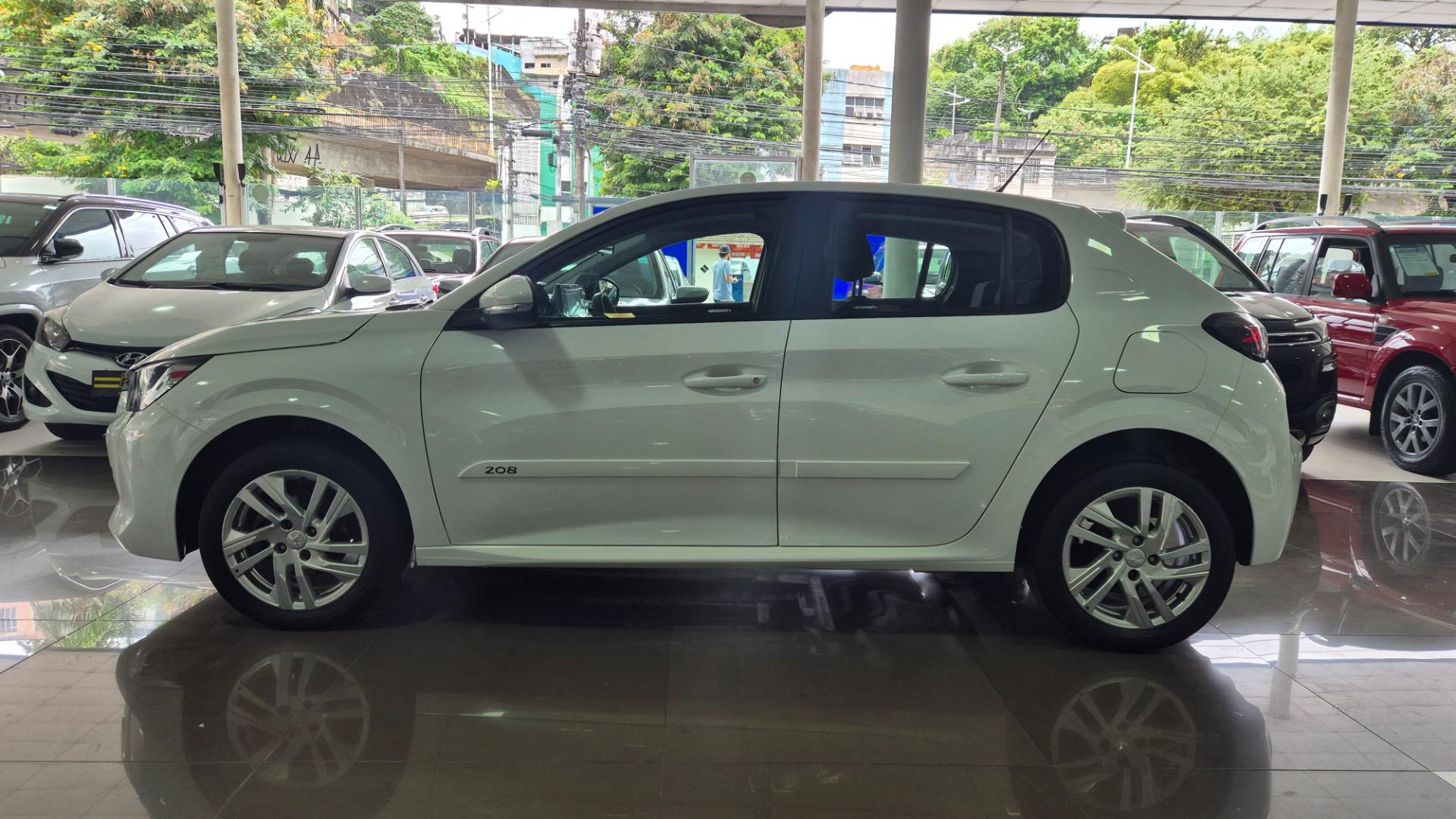PEUGEOT 208 active 1.6 flex 16v 5p aut.