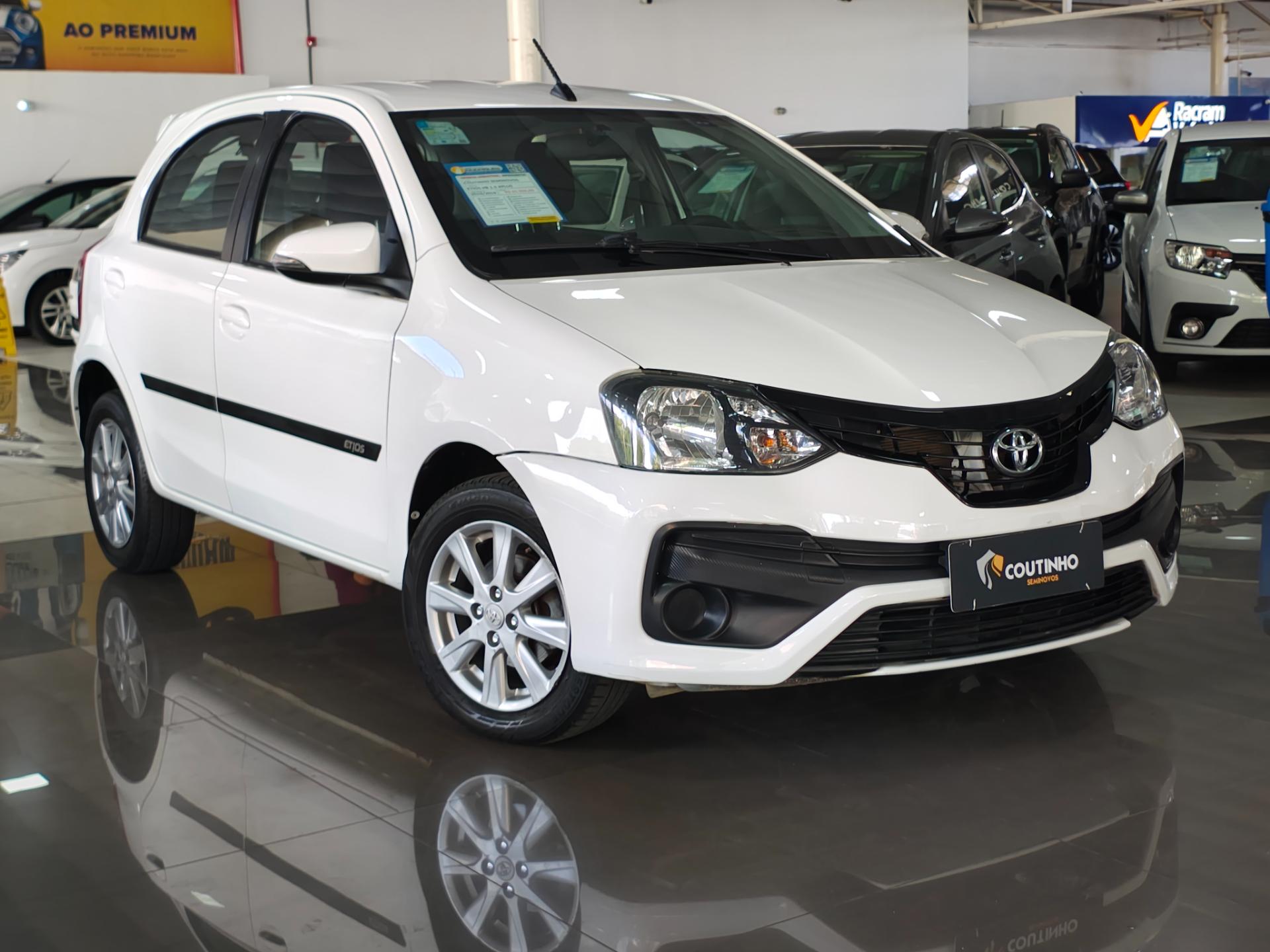 TOYOTA etios hatch x plus 15 at