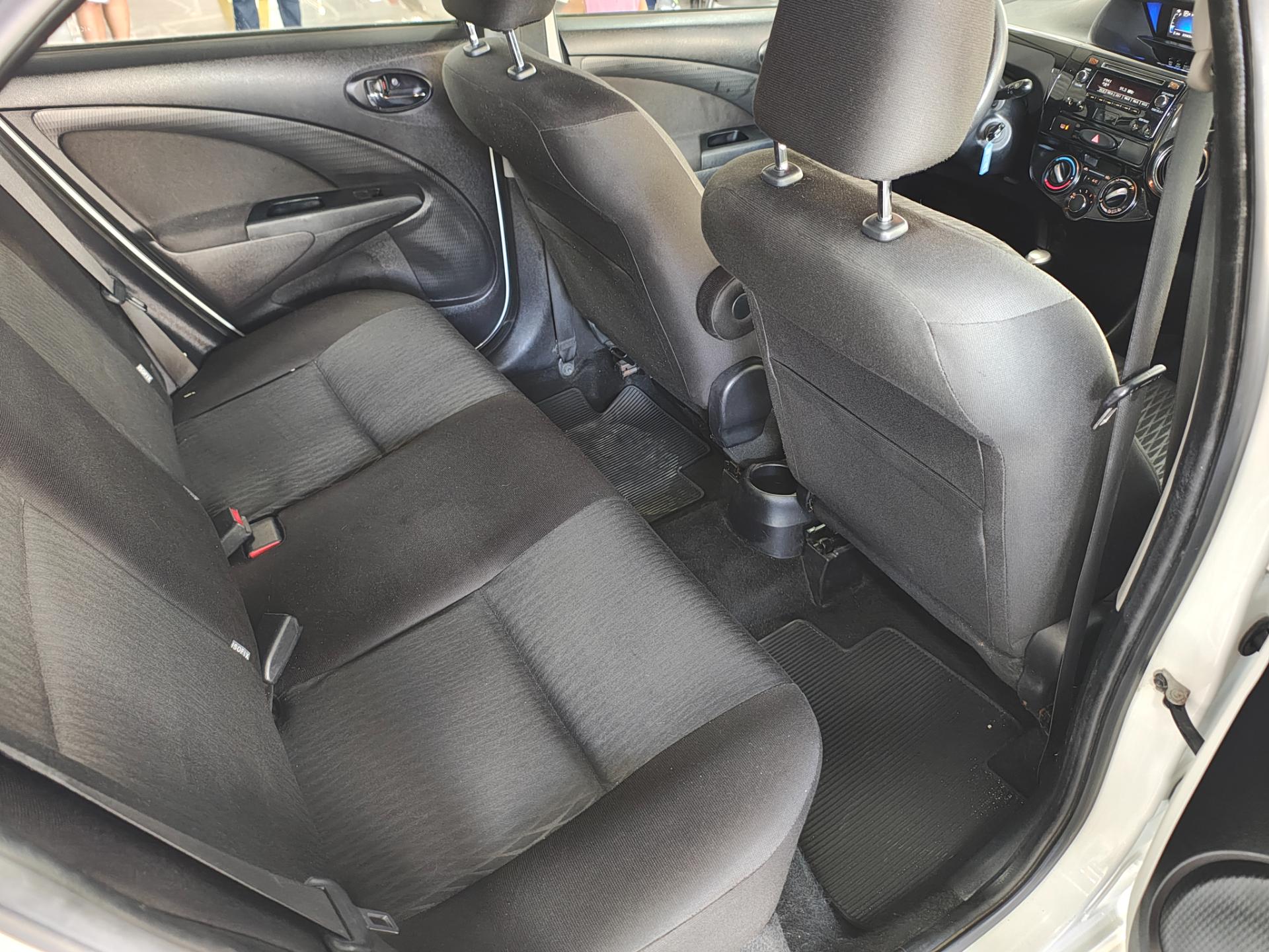 TOYOTA etios hatch x plus 15 at