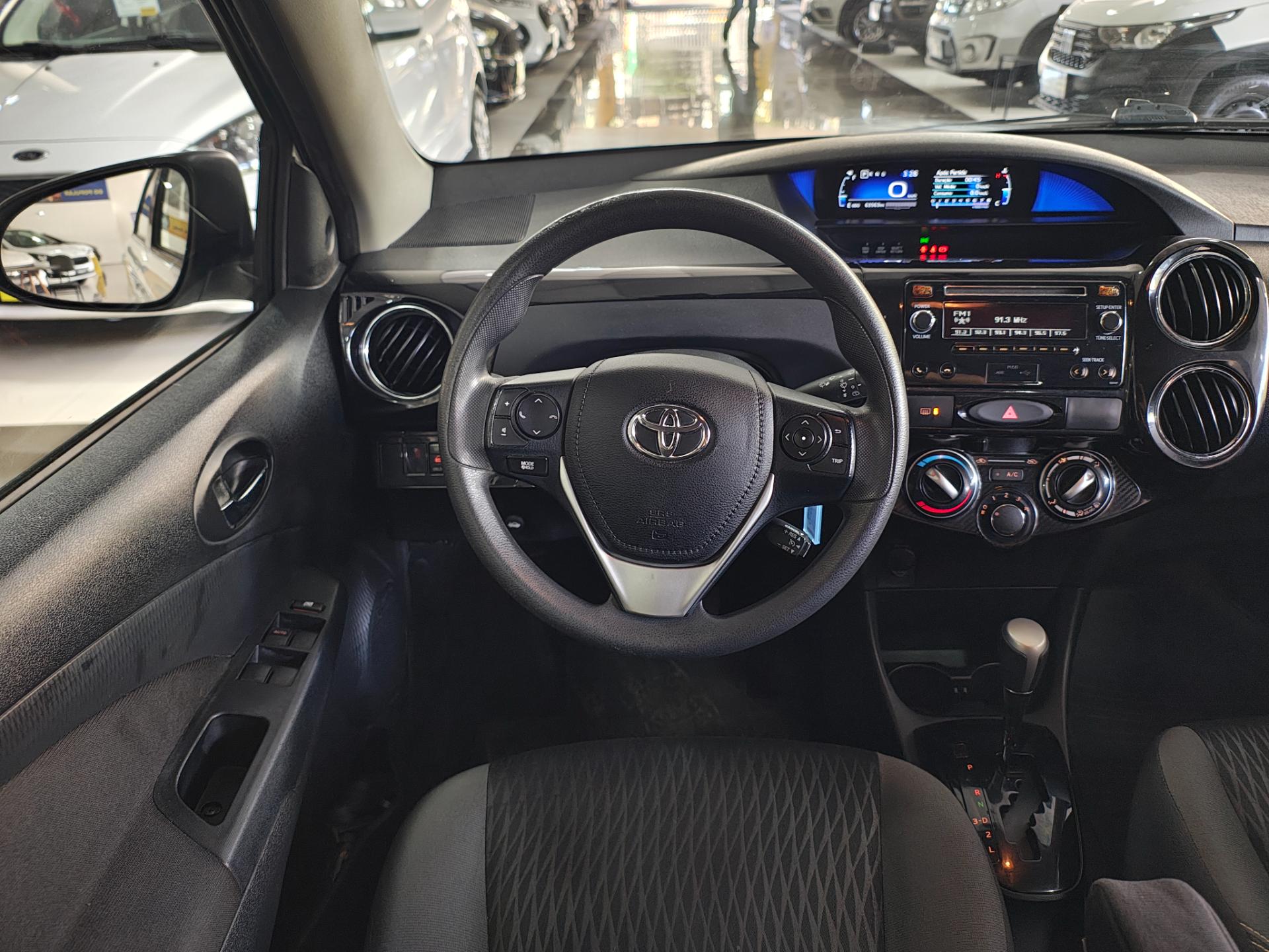 TOYOTA etios hatch x plus 15 at