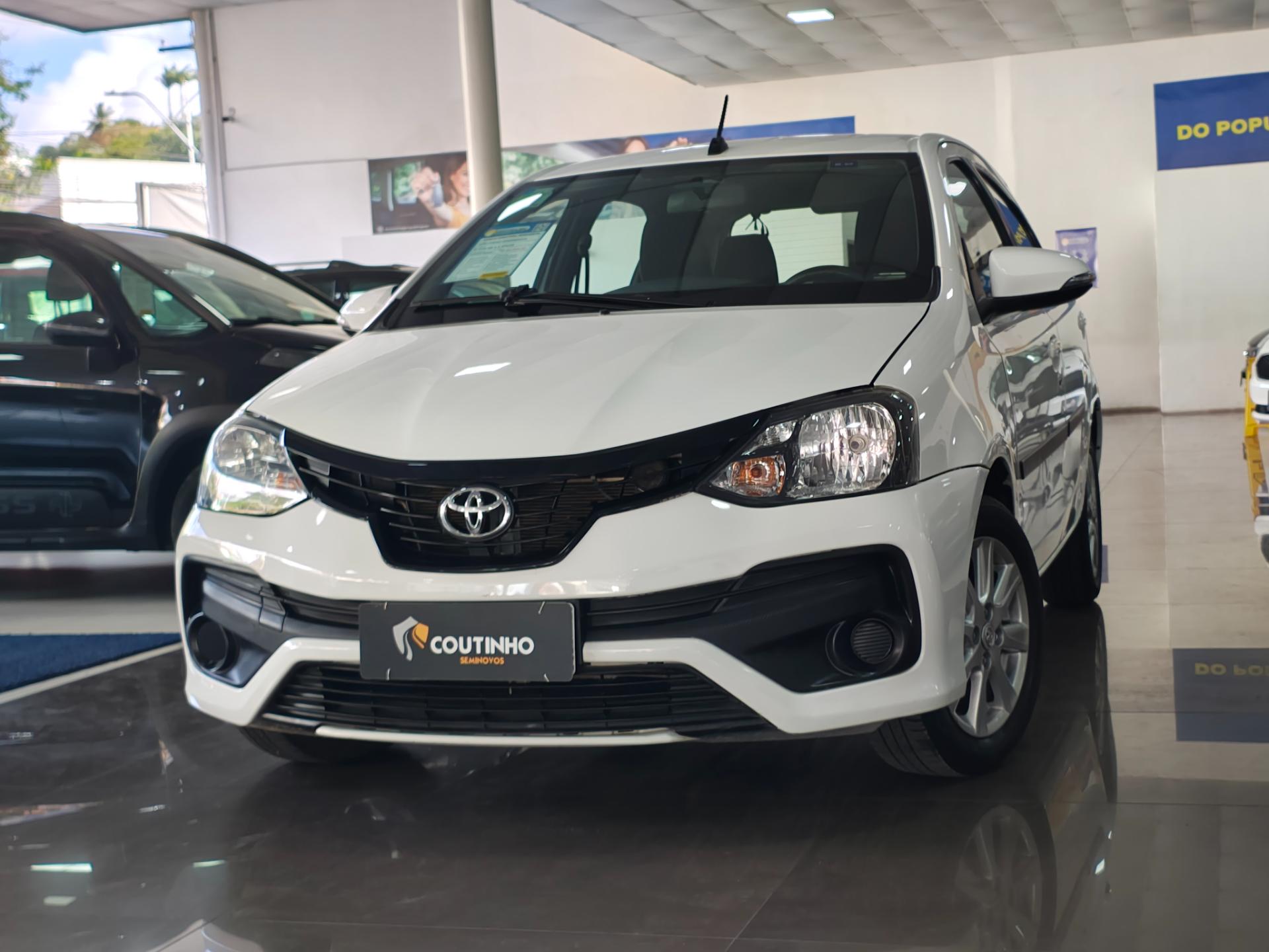 TOYOTA etios hatch x plus 15 at