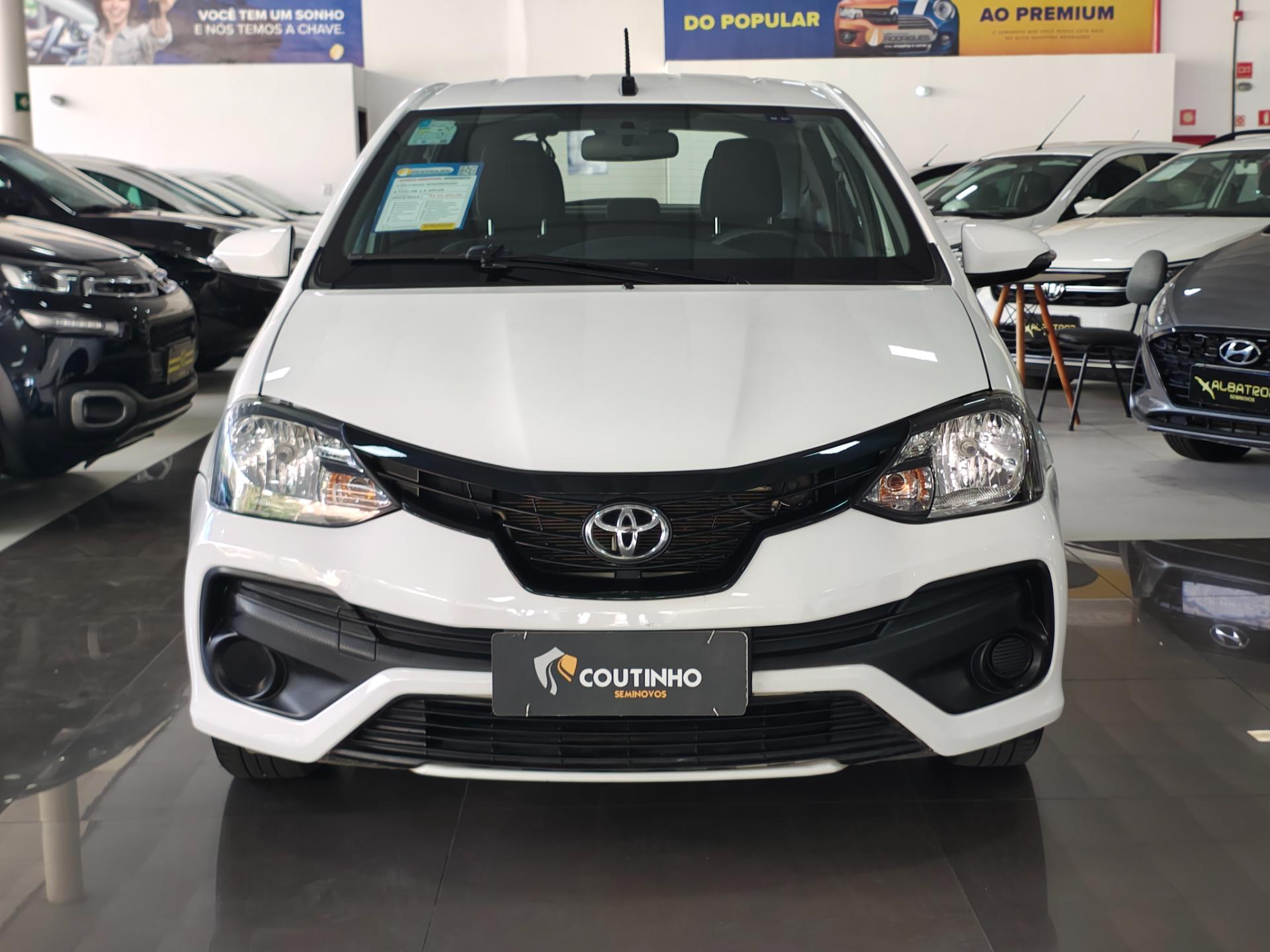 TOYOTA etios hatch x plus 15 at