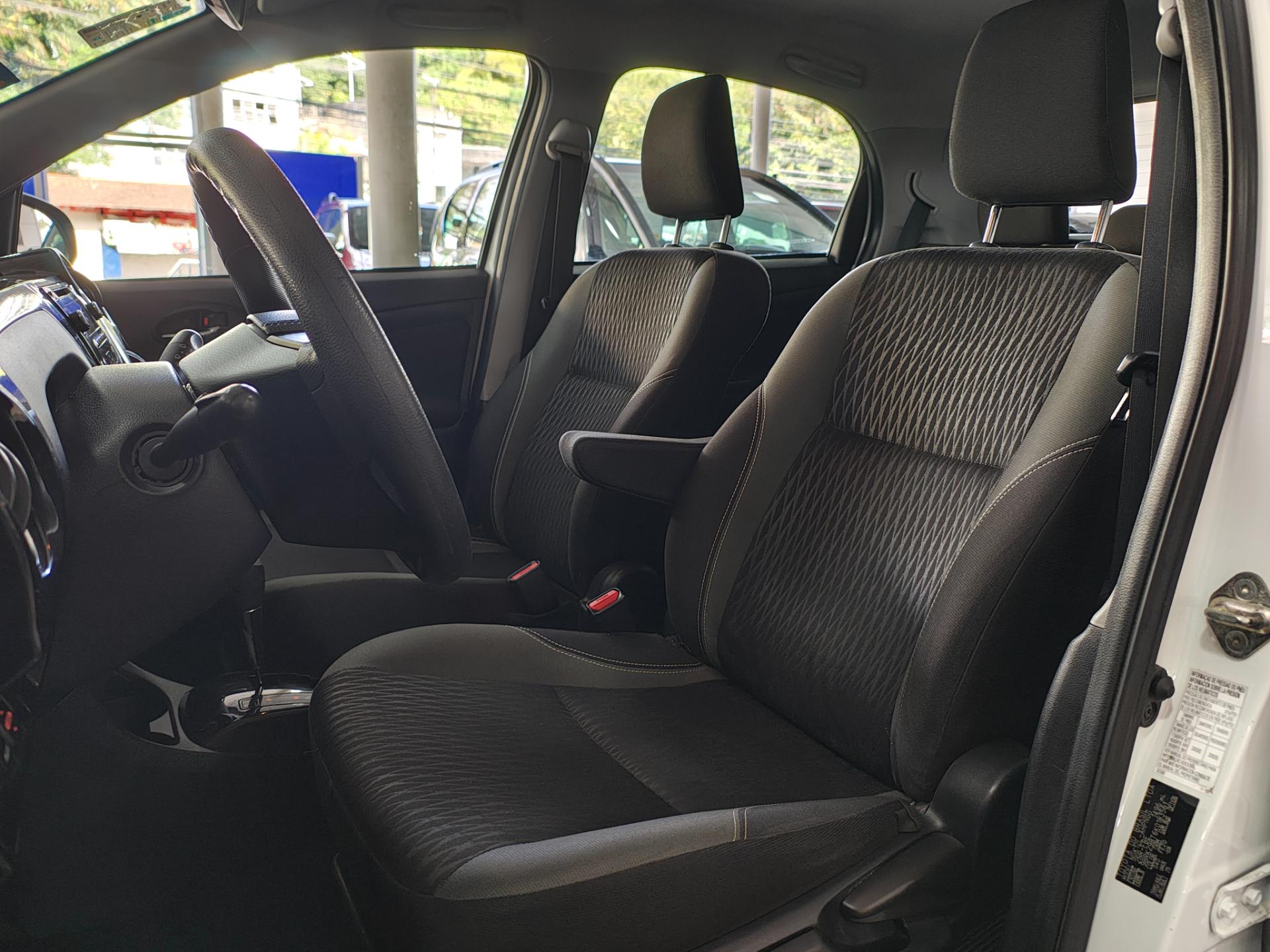 TOYOTA etios hatch x plus 15 at