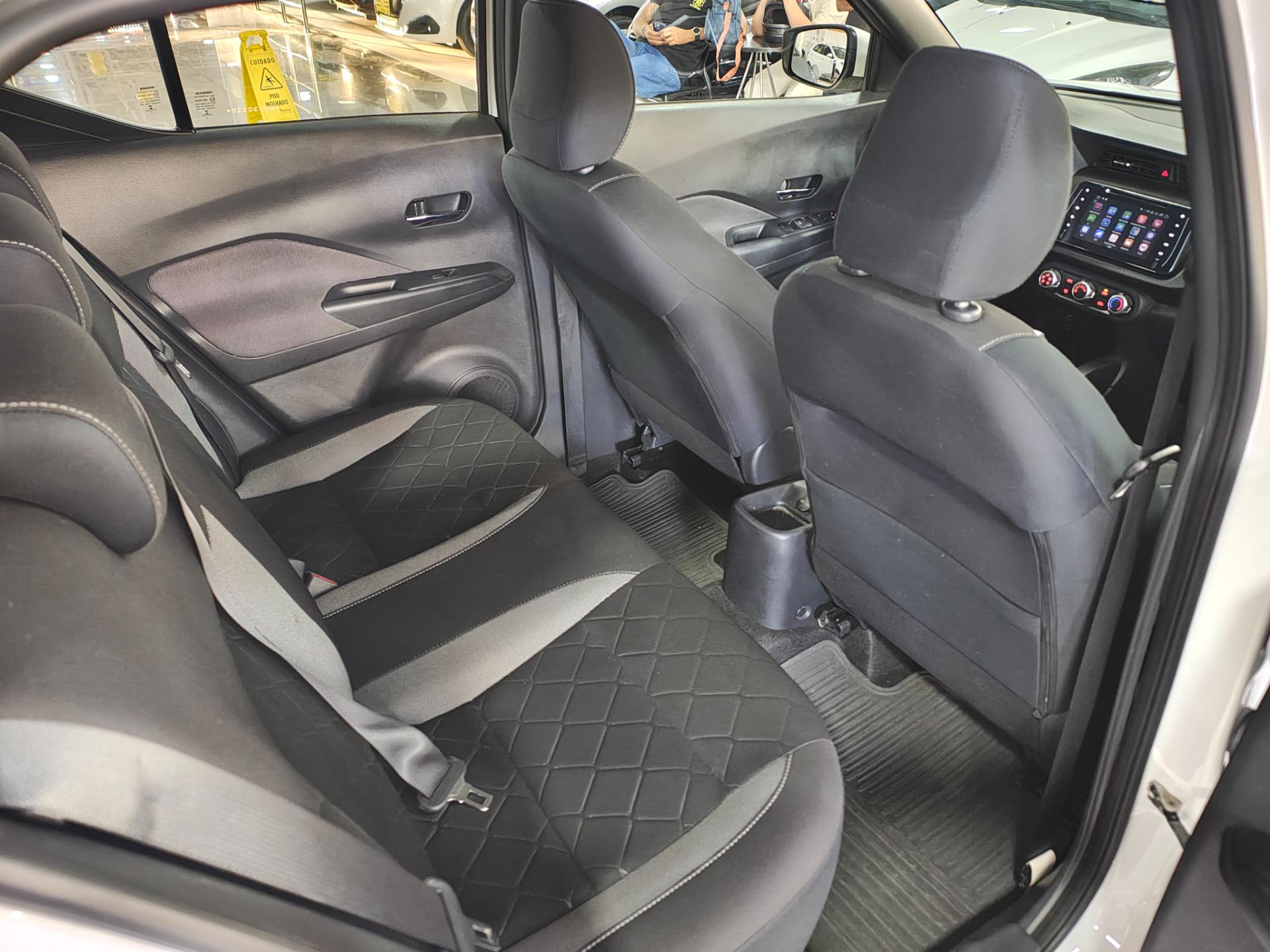 NISSAN kicks s cvt