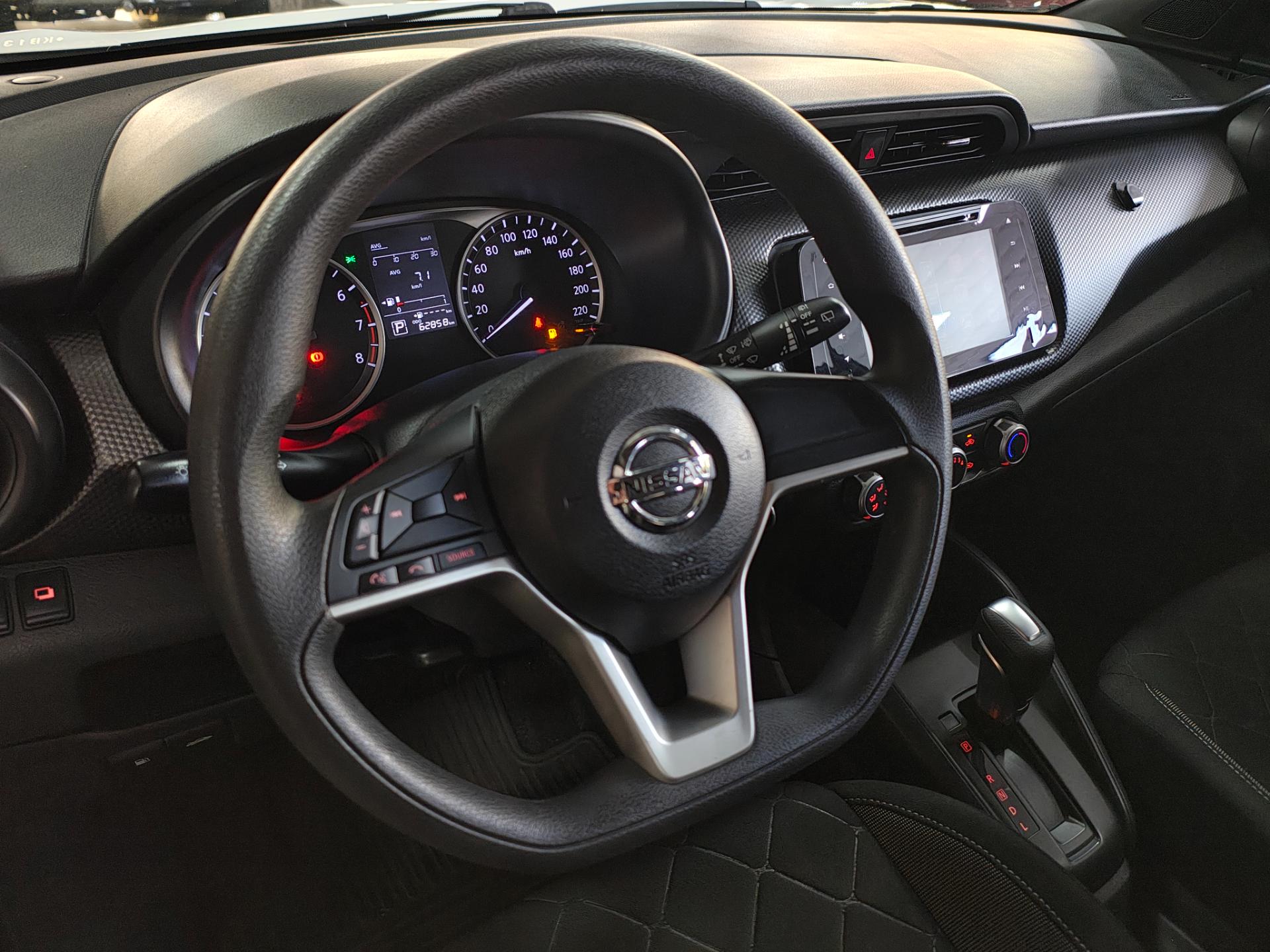 NISSAN kicks s cvt