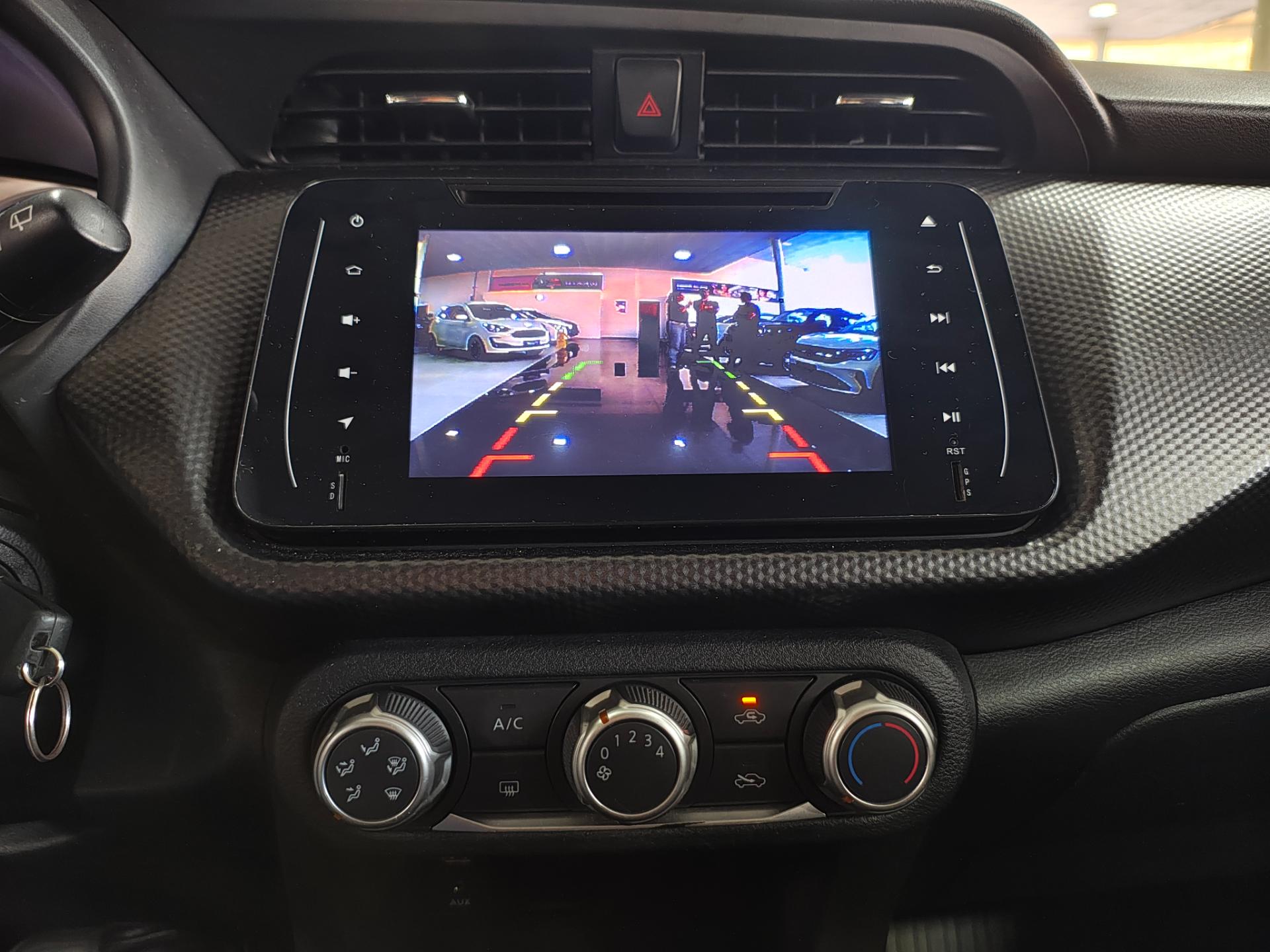 NISSAN kicks s cvt