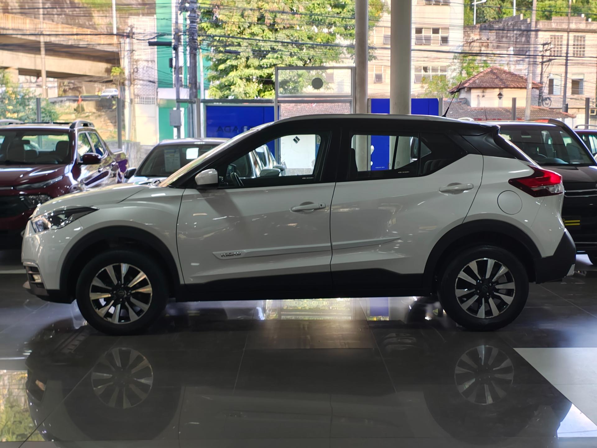 NISSAN kicks s cvt