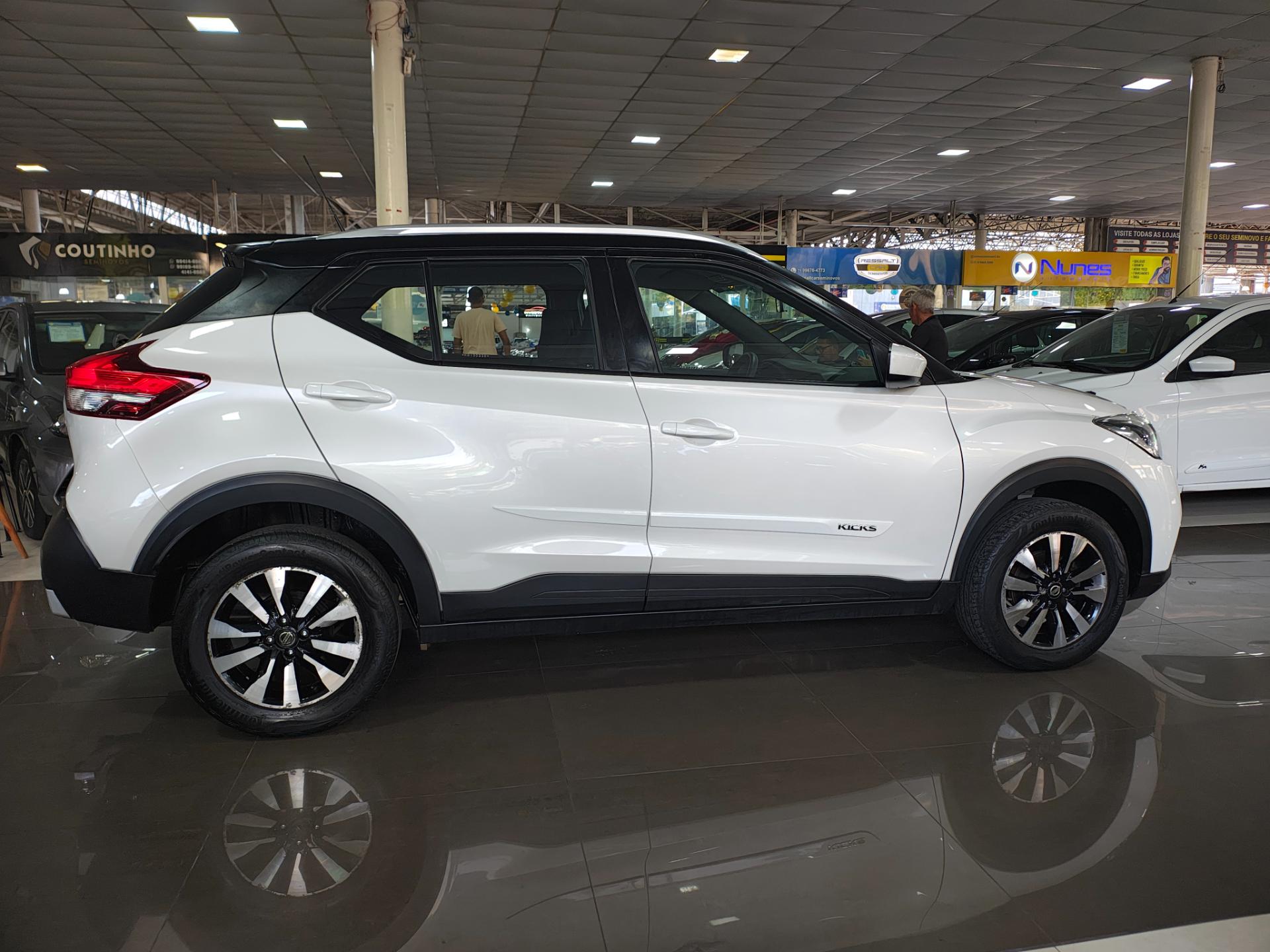 NISSAN kicks s cvt