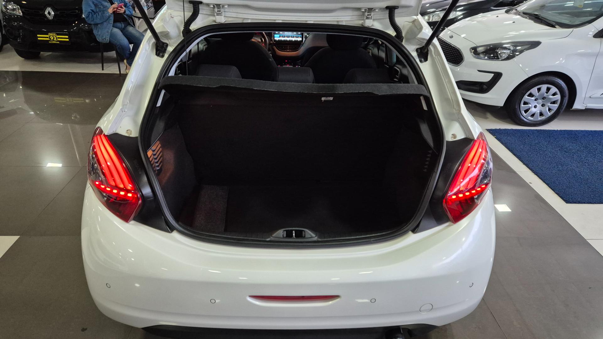 PEUGEOT 208 allure 1.6 flex 16v 5p aut.